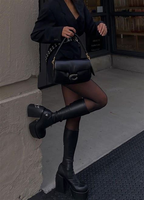 Pin By Sofi On Street Outfits Black Boots Outfit Platform Boots