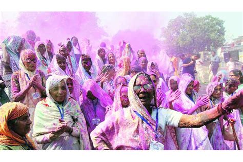 Holi festival Varanasi|Holi special Varanasi Tours Package|book special ...