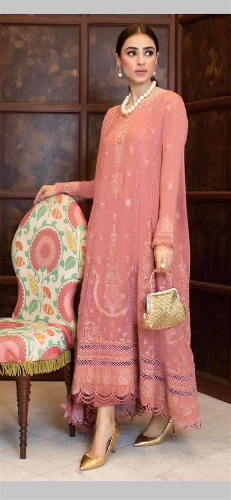 Pin By Chikannation On Stylish Suits Pakistani Dresses Casual