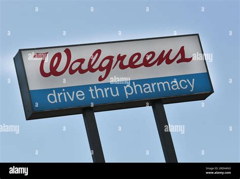 Walgreens Sign Hi Res Stock Photography And Images Alamy