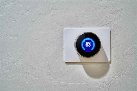 Manage Your Thermostat: Saving Energy at Home During the Summer