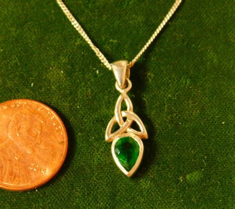 Celtic Triquetra Trinity Design Emerald Rhinestone St Gem