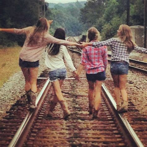 Pin By Macy Waters On Best Friend Picture Ideas Friendship