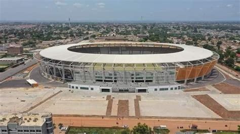 Du stade de la Paix aux terrains d entraînement et hôtels Le point des