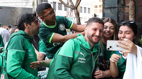 Tudo Pronto Palmeiras Chega A Curitiba Para Enfrentar O Athletico Pr