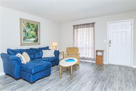 manor house apartments 3