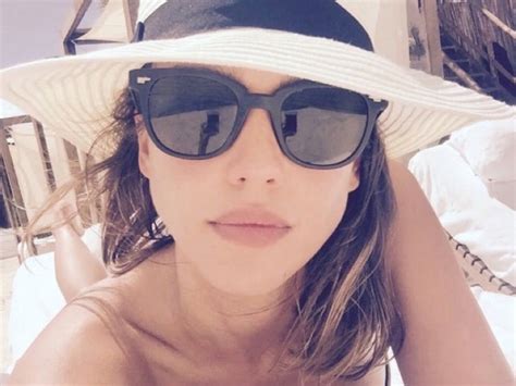 Jessica Alba Catches More Rays In Bikini During Mexico Vacation