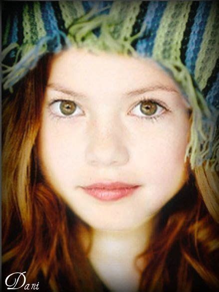 Renesmee Carlie Cullen Photo Mackenzie Foy As Renesmee Mackenzie Foy