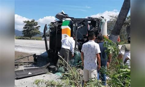 Vuelca autobús de Estrella de Oro sobre la Autopista del Sol en