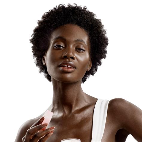 Routine for coily hair & tips on how to care for coily hair – Gisou EU