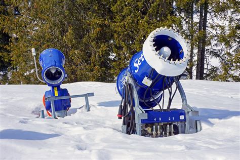 Schneekanonen In Braunwald Kanton Glarus Kurt Zwahlen Flickr