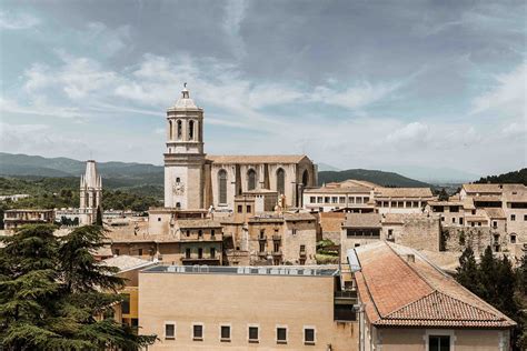 Girona to Pals - Getting to the Prettiest Village in Catalonia! (2025