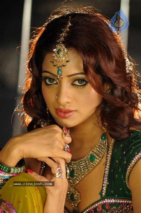 Udaya Bhanu Hot Spicy Pics Photo Of