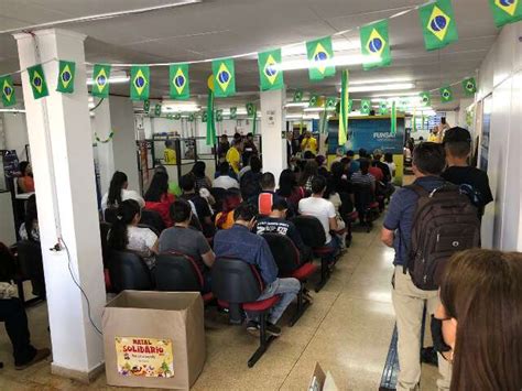 Desempregados Buscam Oportunidades Carteira Assinada Em Feir O