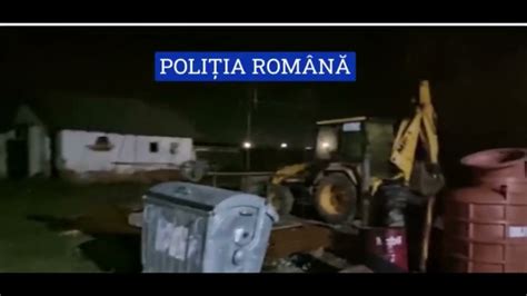 VIDEO Percheziții la două școli și o primărie din județul Călărași