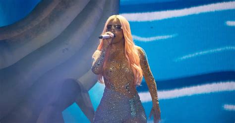 Karol G brilló por su ausencia en la gala Billboard donde sería galardonada como Mujer Latina