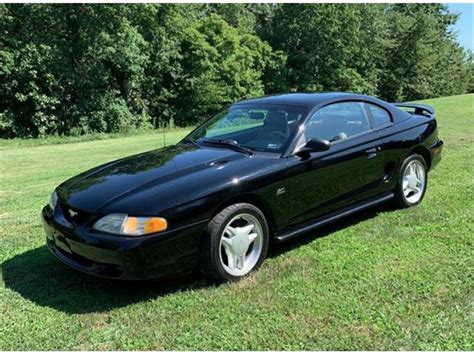 1995 White Ford Mustang