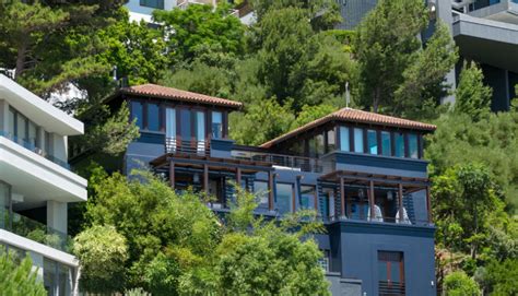 experience    cape town  luxury villa rentals