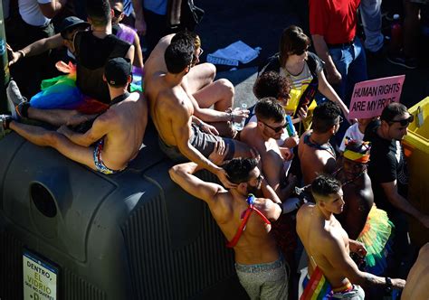 Más de un millón de personas celebró el Orgullo Gay en una impresionante fiesta en Madrid Infobae