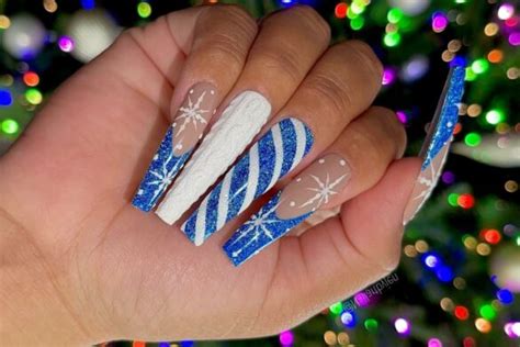 Latest Holiday Nail Ideas To Try In Alexie