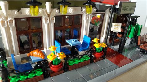 LEGO Parisian Restaurant: An intricate and entertaining build - Prior ...