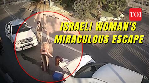 Video Israeli Women Walks Through Hamas Idf Crossfire In Kibbutz