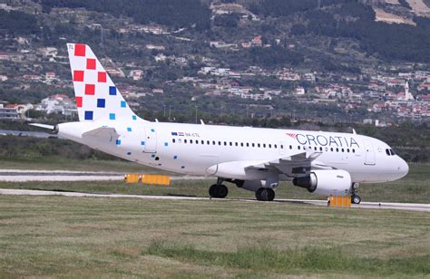 Drama na nebu Avion koji je iz Zagreba letio u Sarajevo oštećen zrnom