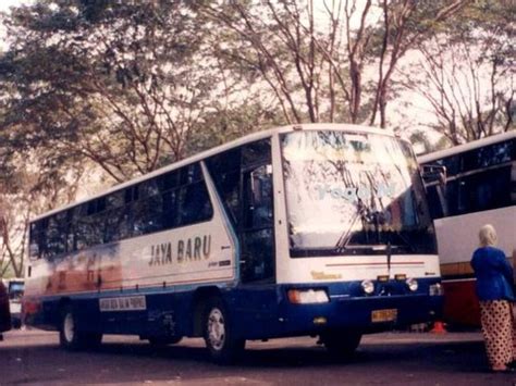 Potret Bus Lawas Di Era An Transportasi Andalan Masyarakat Yang