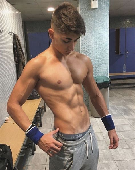 Sexy Stiefmutter Holt Teen Boy Einen Runter Telegraph