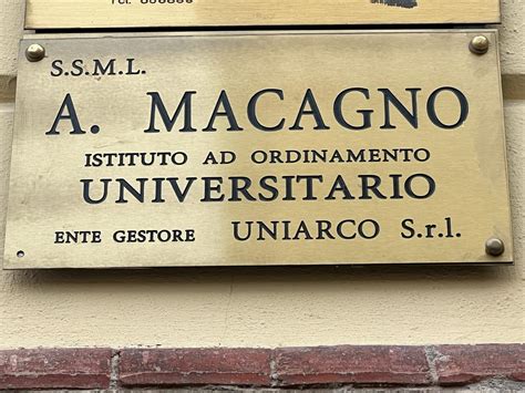 Due società si contendono la gestione della Scuola di Mediazione