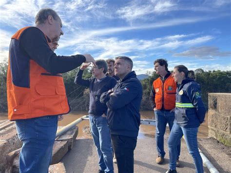 Comitiva federal visita o Vale e garante apoio para reconstrução de