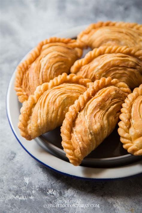 Easy Homemade Curry Puff Recipe 2023 - AtOnce