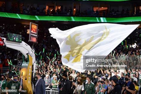 Milwaukee Bucks Fans Photos And Premium High Res Pictures Getty Images