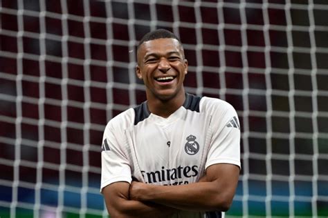 Mbappé le reclama al PSG una deuda de 55 millones