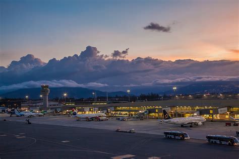 EL AEROPUERTO INTERNACIONAL MARISCAL SUCRE CELEBRA CINCO AÑOS DE