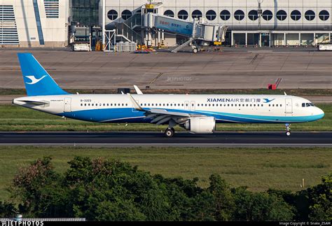 B 32E5 Airbus A321 251NX Xiamen Airlines Snake ZSAM JetPhotos