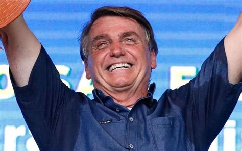 Arquivada ação contra Bolsonaro por suposta omissão na compra de vacinas