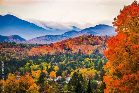 Peak Fall Colors in New England Stock Photo | Adobe Stock