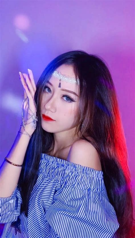 Đào Lê Phương Hoa Hoa Hanassi Gái xinh dạy nhảy hot nhất TikTok khiến dân tình mê mẩn