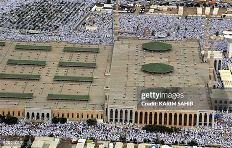 153 Namira Mosque Photos And High Res Pictures Getty Images