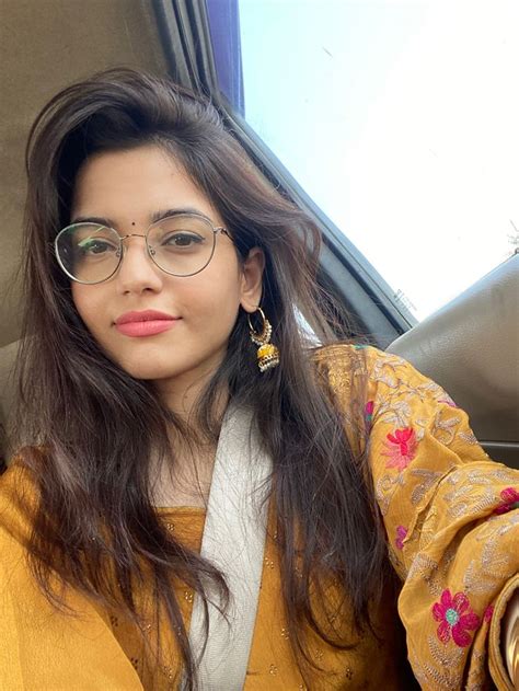 Pin By Adhya Biswas On Girls With Glasses Pretty Girl Face Simple