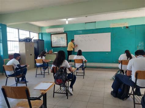 Más de 45 mil estudiantes de nivel básico asisten a la escuela en Los