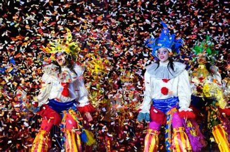 Feste E Le Sfilate Del Marted Grasso Per Il Carnevale A Napoli E