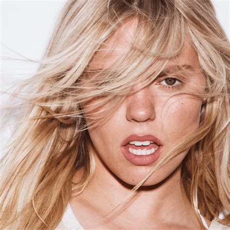 Reneé Rapp At Least I m Hot Lyrics Genius Lyrics