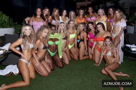 Haley Kalil Sexy Shows Off Her Hot Body At The Sports Illustrated Swimsuit Runway Show At