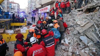 Sismo Na Turquia Menina De Dois Anos E M E Salvas Dos Escombros Um Dia