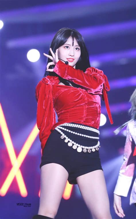 Twice 트와이스 Momo 모모 モモ もも โมโมะ Nayeon South Korean Girls