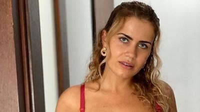 Em Lingerie Vermelha Carina Ferreira Incendeia As Redes Sociais Peda O De Mau Caminho Tvi