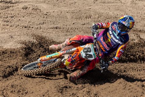 Jeffrey Herlings Pakt De Winst In Eerste Manche Mxgp Lombok