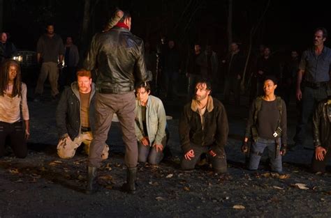 The Walking Dead Negan Kills Maggie Leaked Scene Popsugar Entertainment